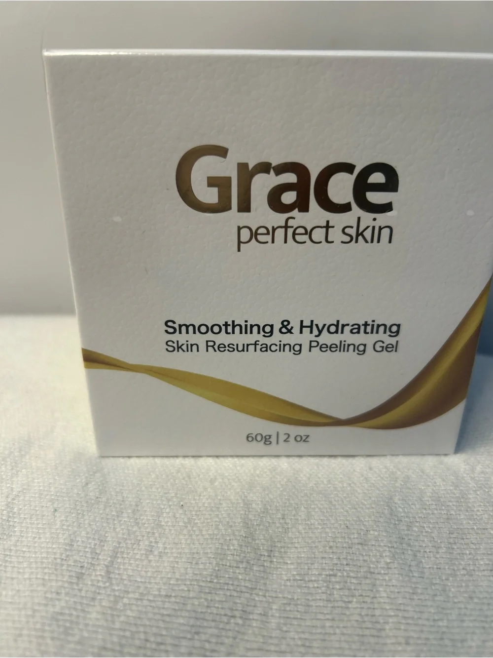 Grace Smoothing & Hydrating Peeling Gel - White and Gold